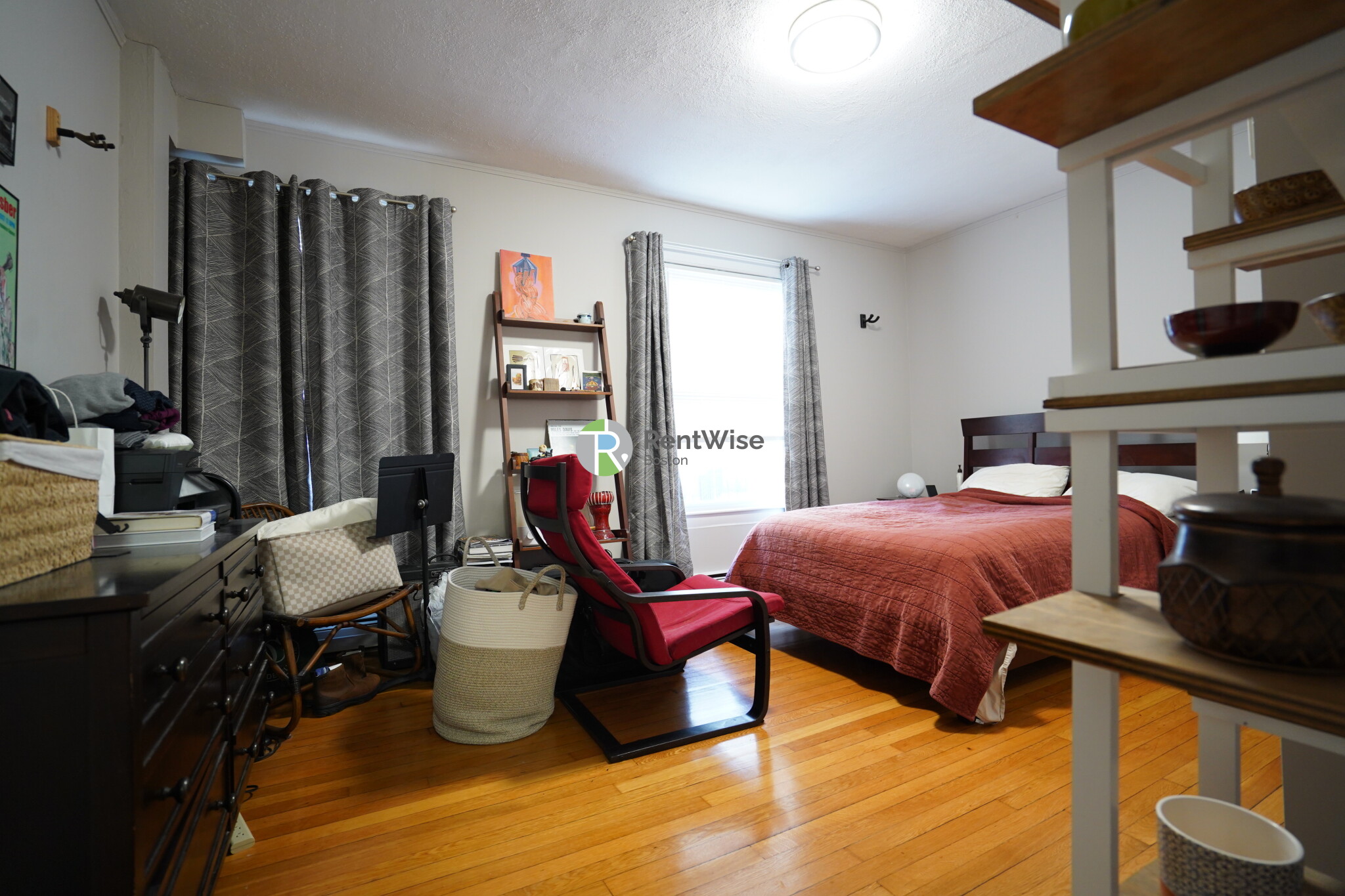 5 Ashford Ct, Allston