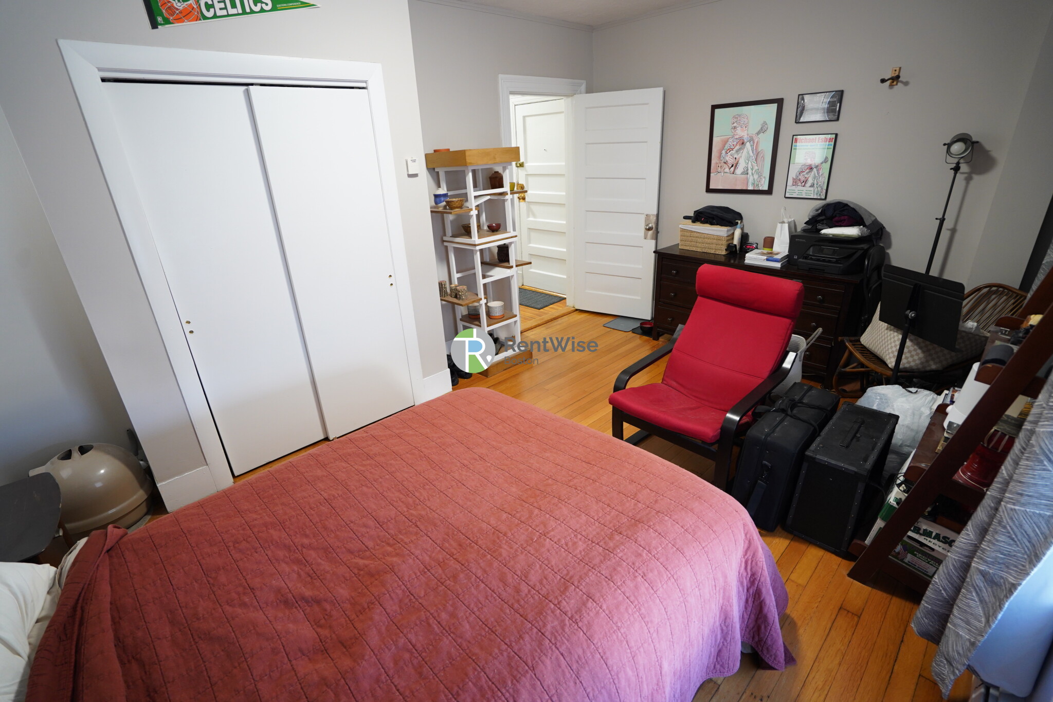 5 Ashford Ct, Allston