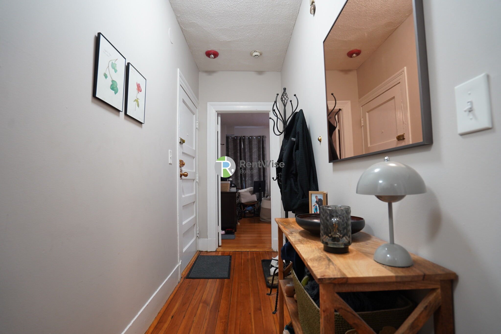 5 Ashford Ct, Allston