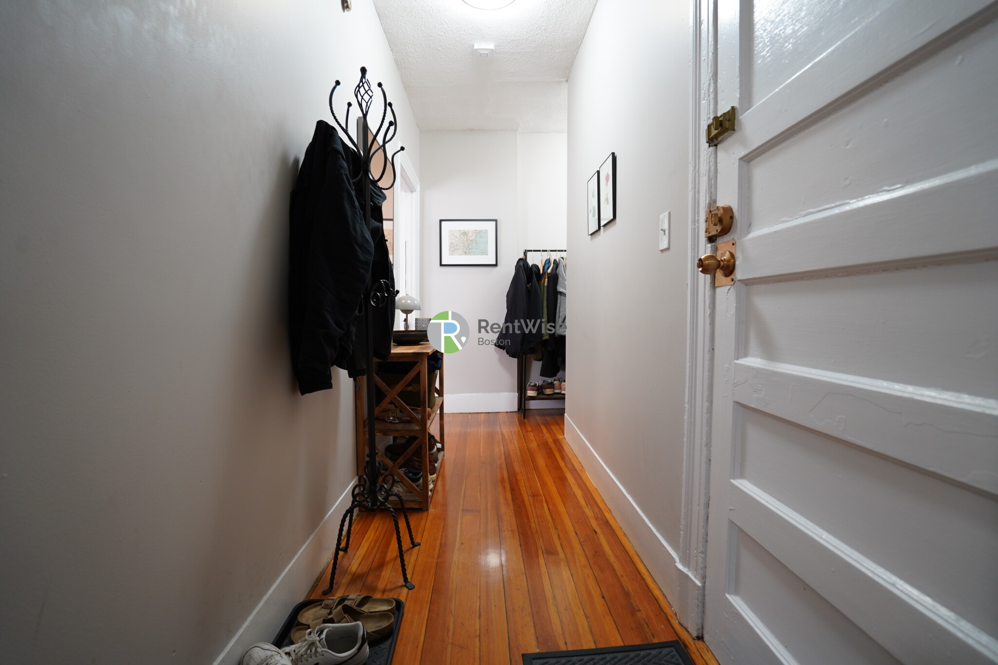 5 Ashford Ct, Allston