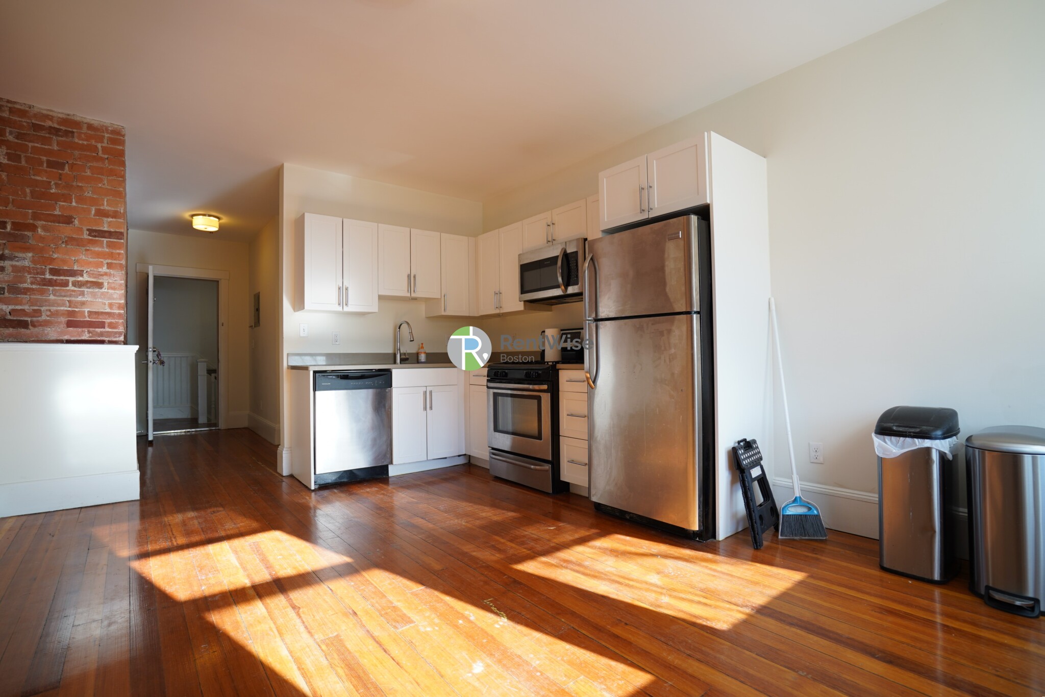 83 Harvard St, Central Village