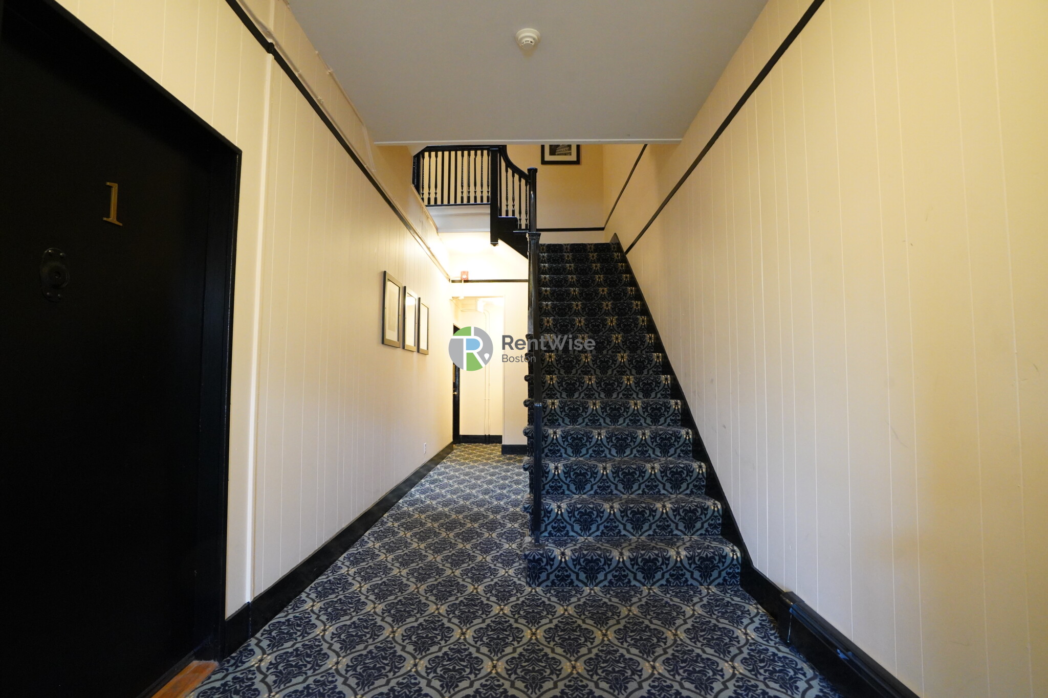 1055 Beacon St, Longwood