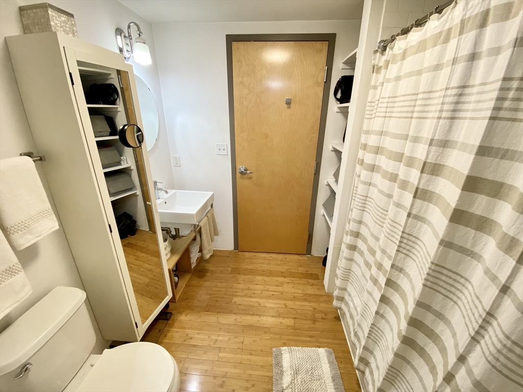 156 Porter St, East Boston