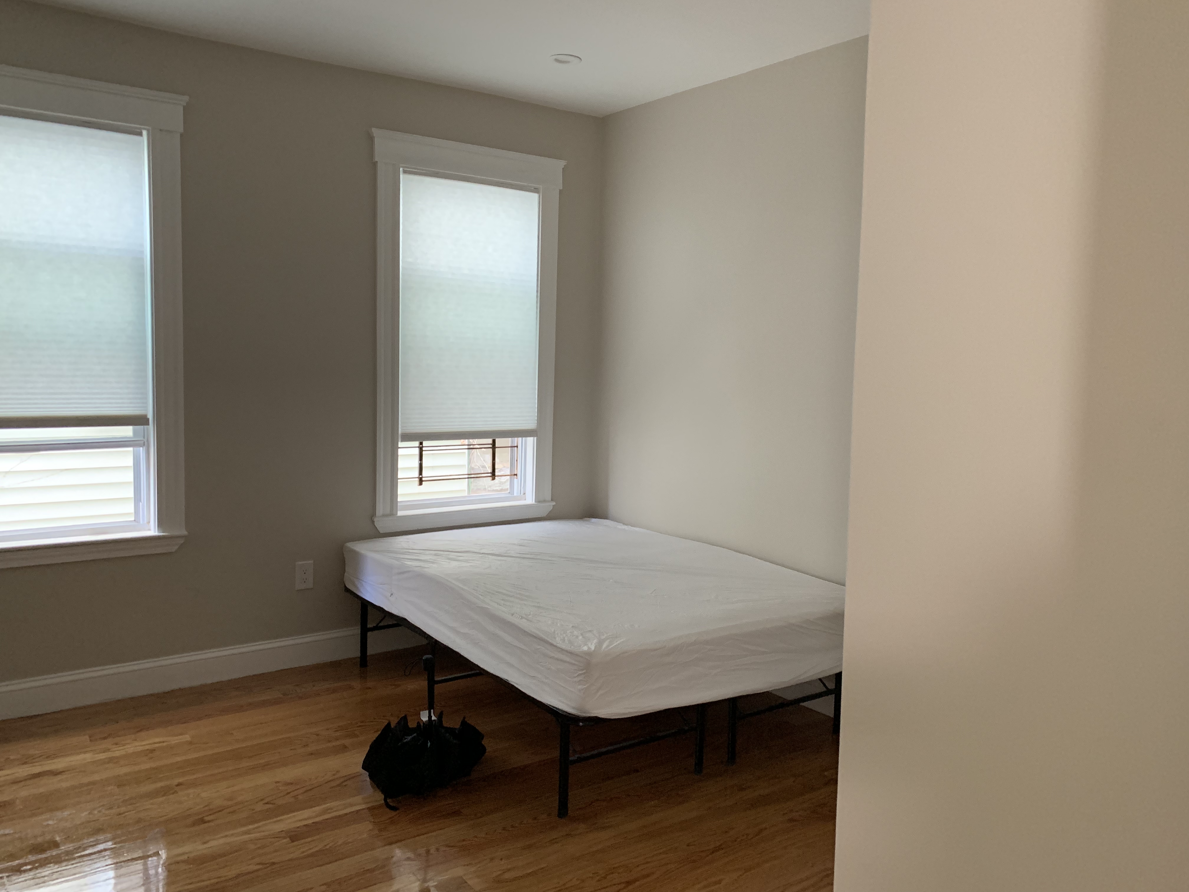 5 bed, 2 bath apartment for rent at 1146 Hillside St Unit 2, Mission Hill — photo 8 of 23
