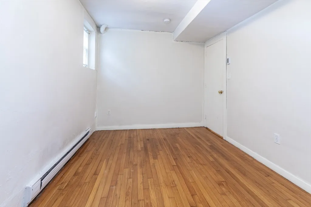 16 Cumberland St, Back Bay