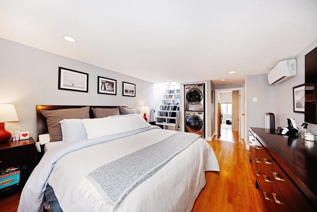 522 E 8, South Boston