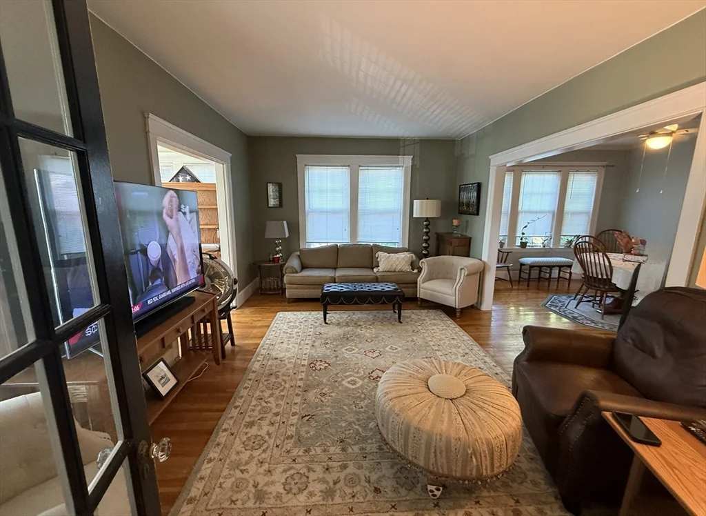 9 Underwood St, West Side