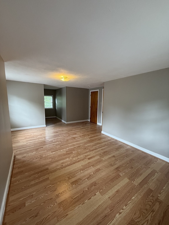 376 S Main St, Andover