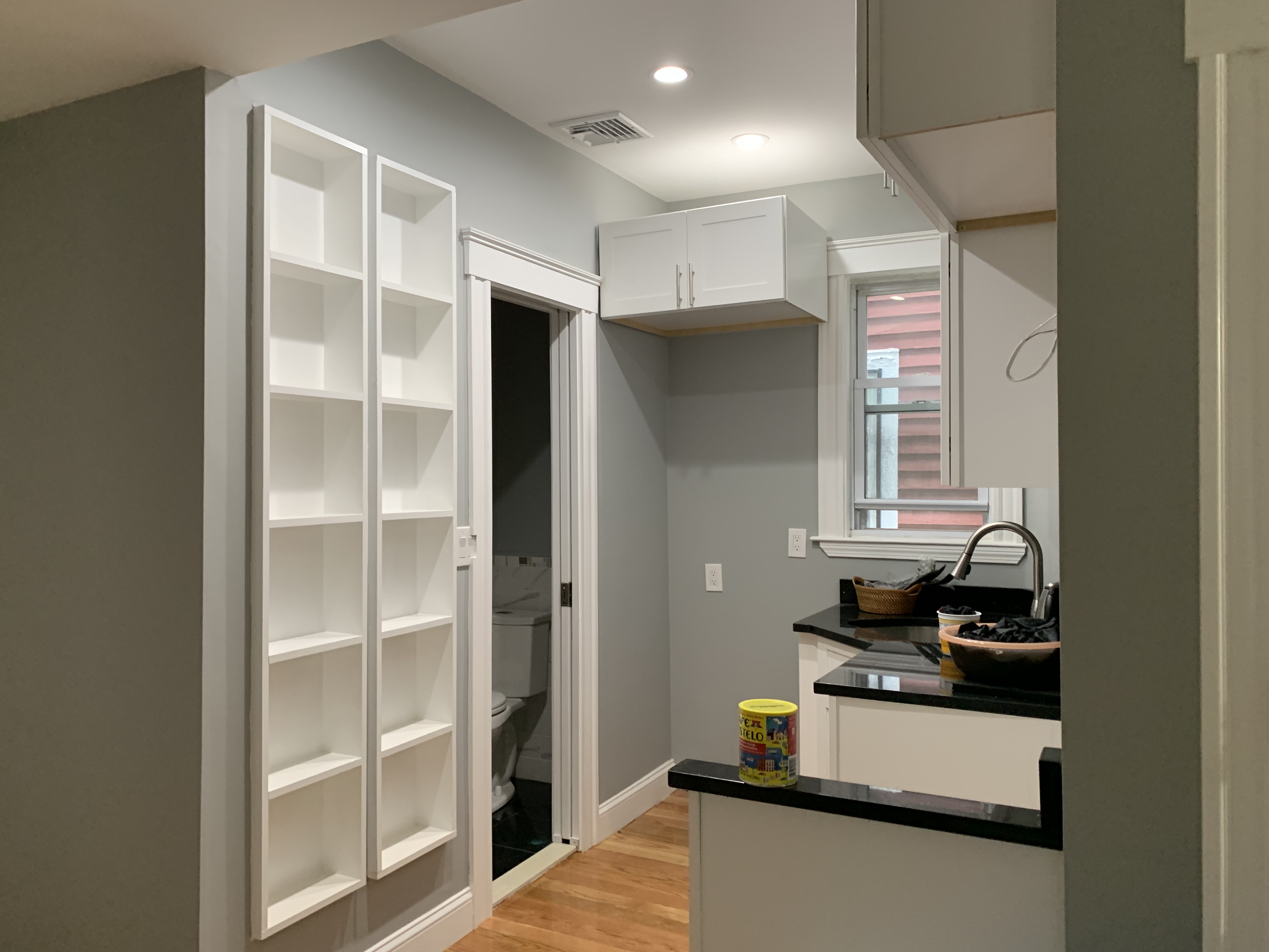 5 bed, 2 bath apartment for rent at 1146 Hillside St Unit 2, Mission Hill — photo 3 of 23