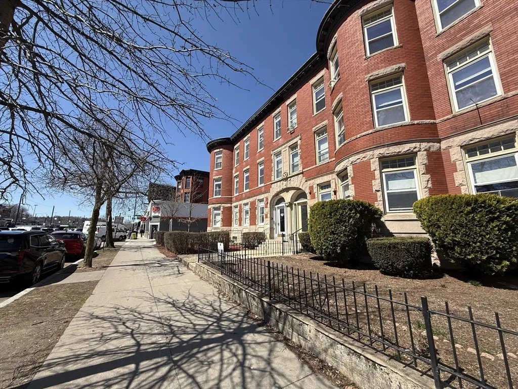 1908 Beacon St, Brookline