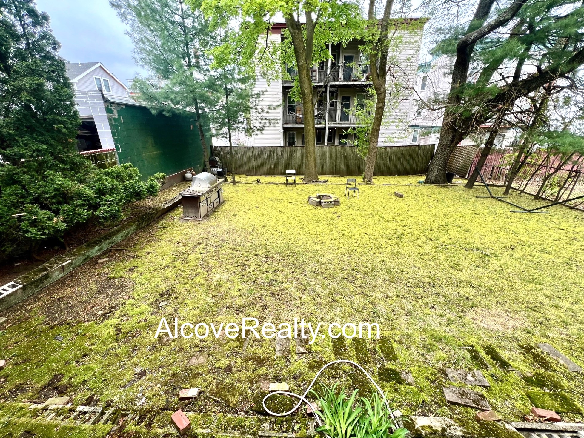 15 Farragut Ave, West Somerville