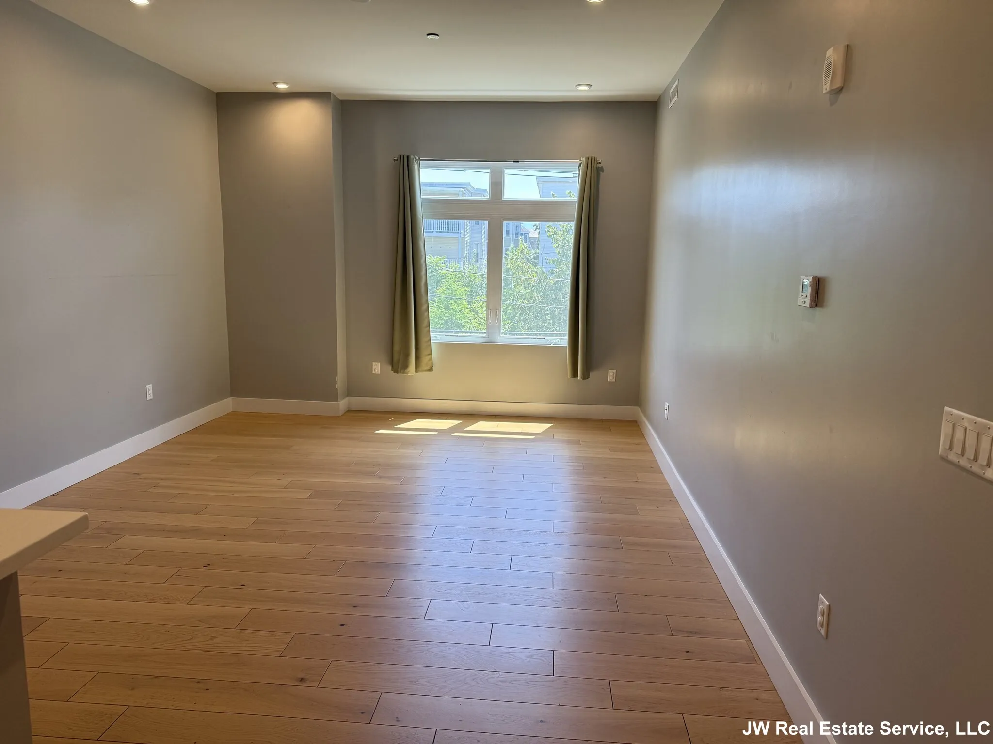 60 Cross Street East, East Somerville