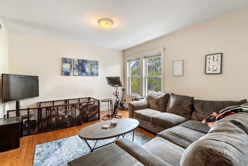 38 Roberts Rd, Harvard Square