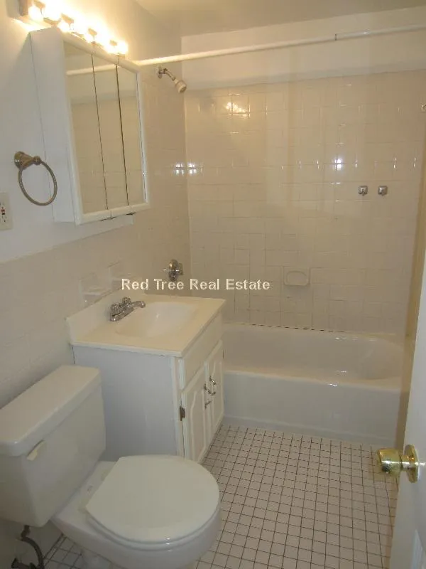 17 Green St, North Brookline