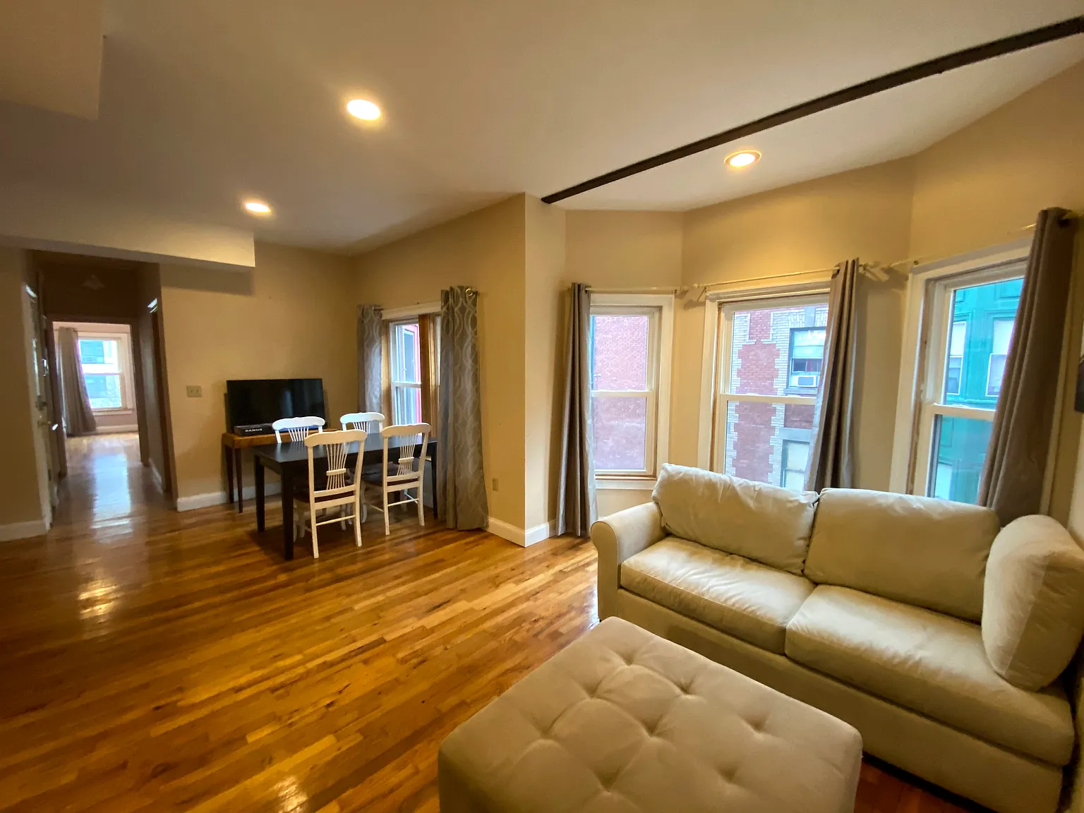 1031 Tremont St, South End