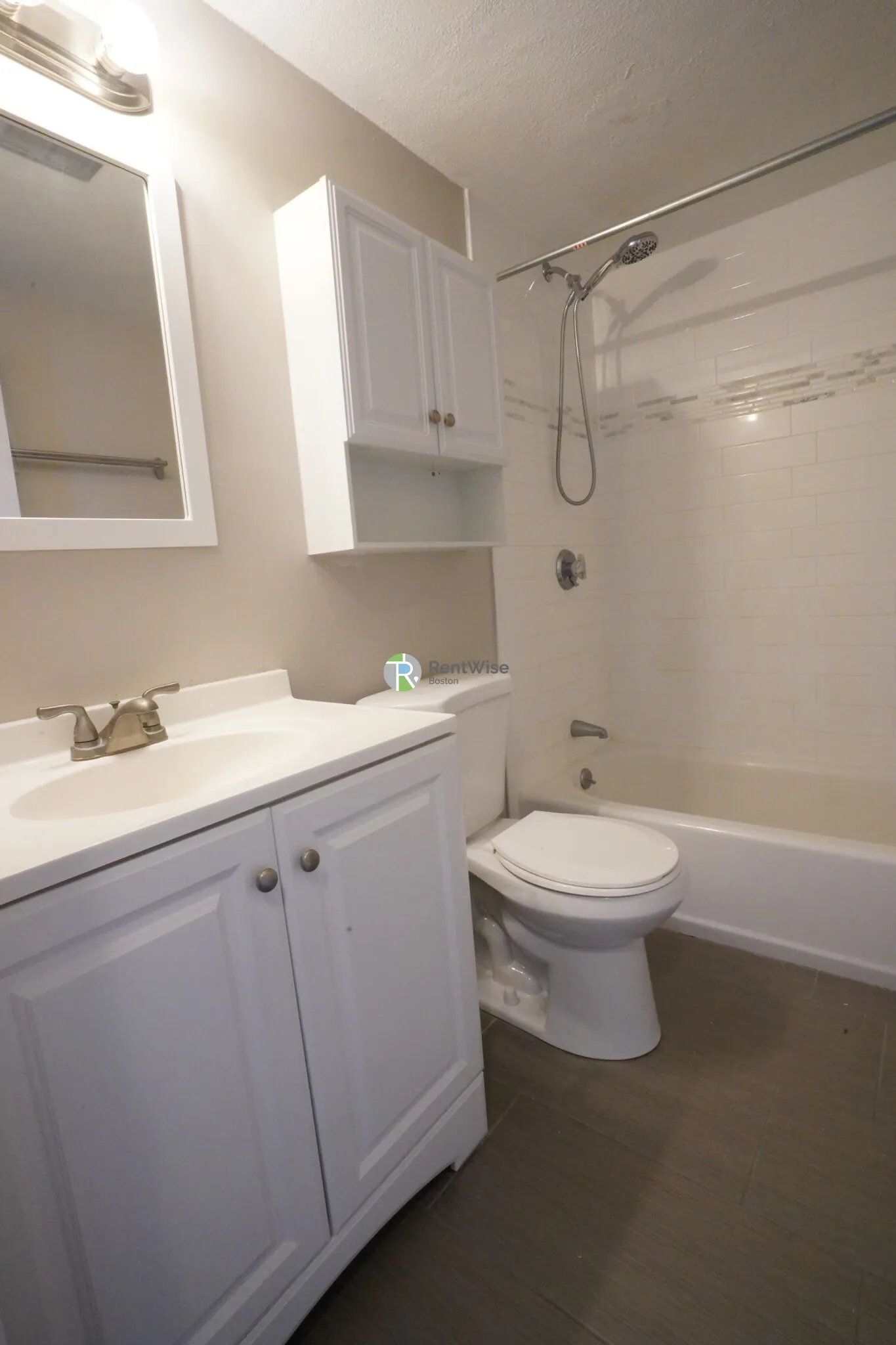 12 Cottage Ct, Nonantum