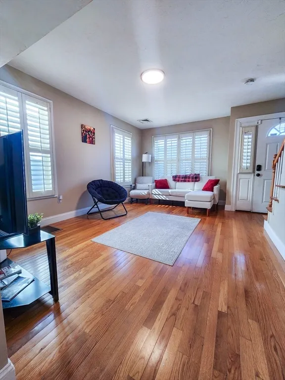 26a Batchelder, Roxbury