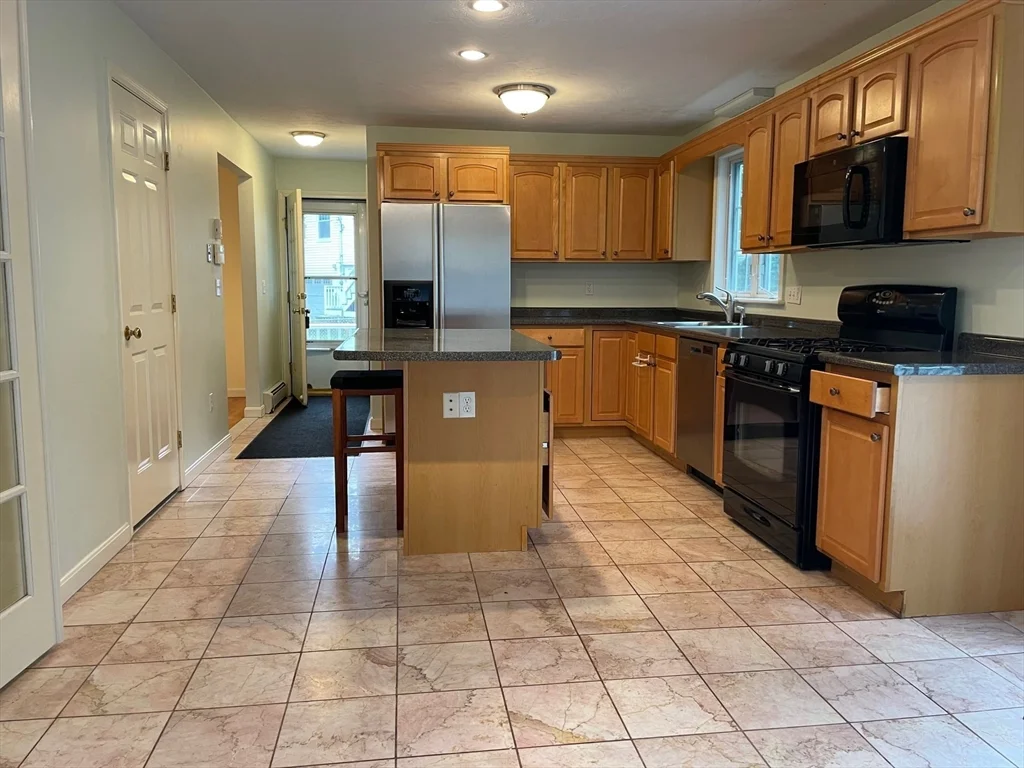 72 Cedar Rd N, Medford
