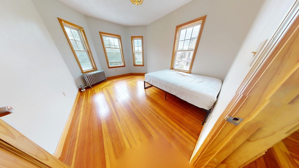 27 Princeton St, Medford