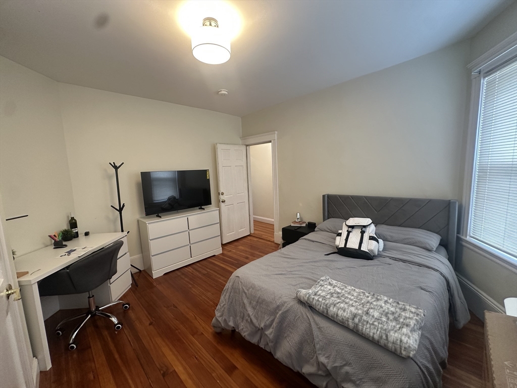 118 Gladstone St, East Boston