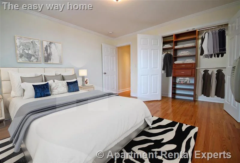 60 Brattle St, Harvard Square
