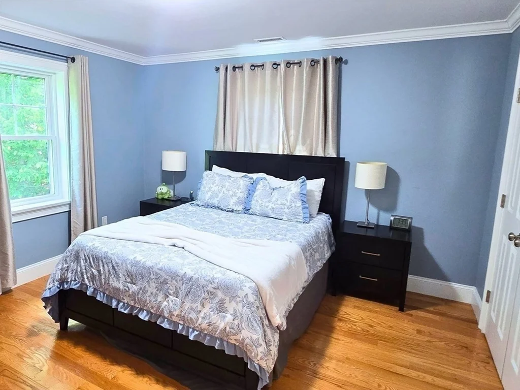 34 Fieldstone Dr, Burlington