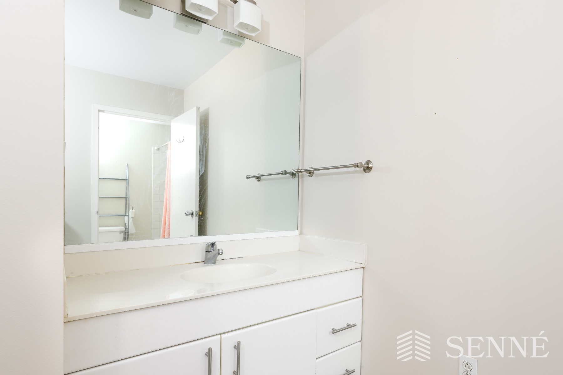 950 Massachusetts Ave, Harvard Square