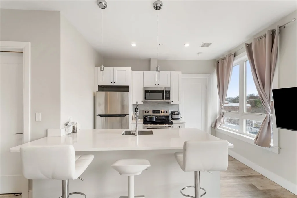 1457 Tremont St, Mission Hill
