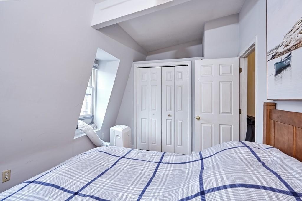 86 W 3rd St, South Boston