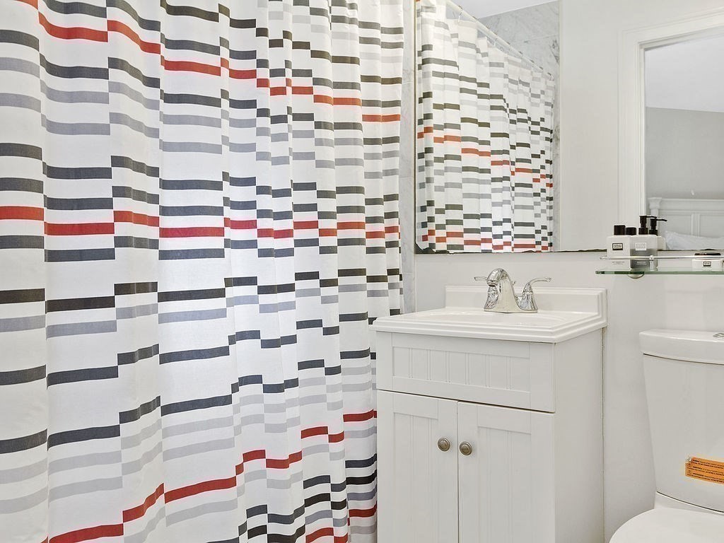 20 Chapel St, Longwood