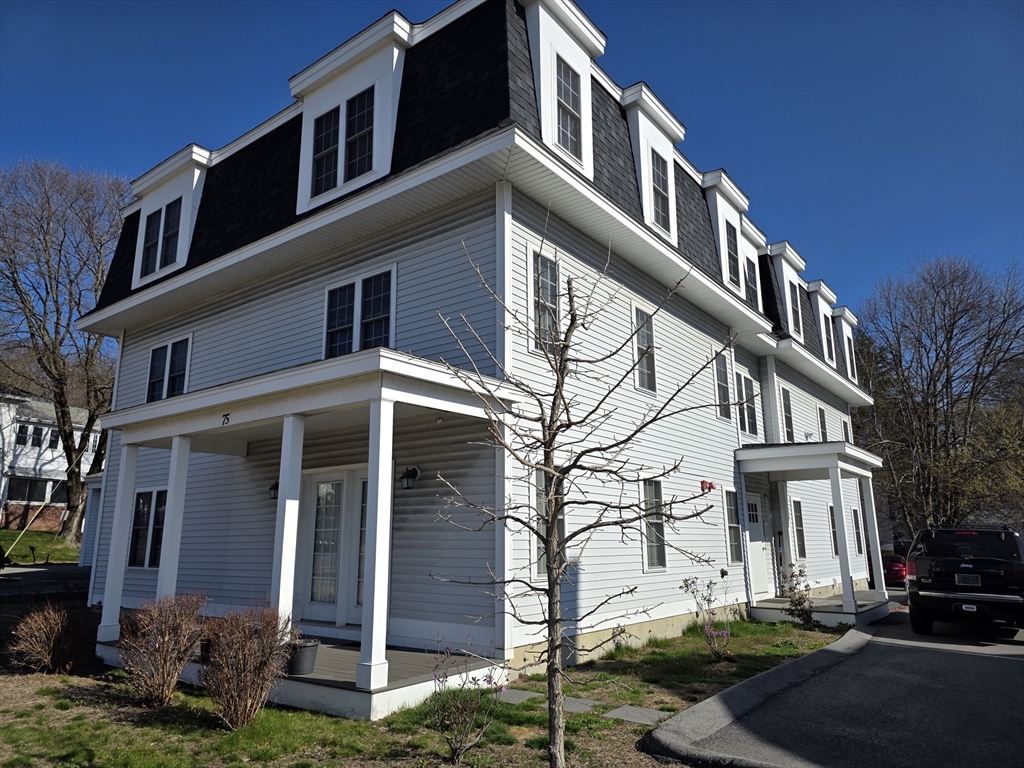 75 Merriam Ave, Leominster