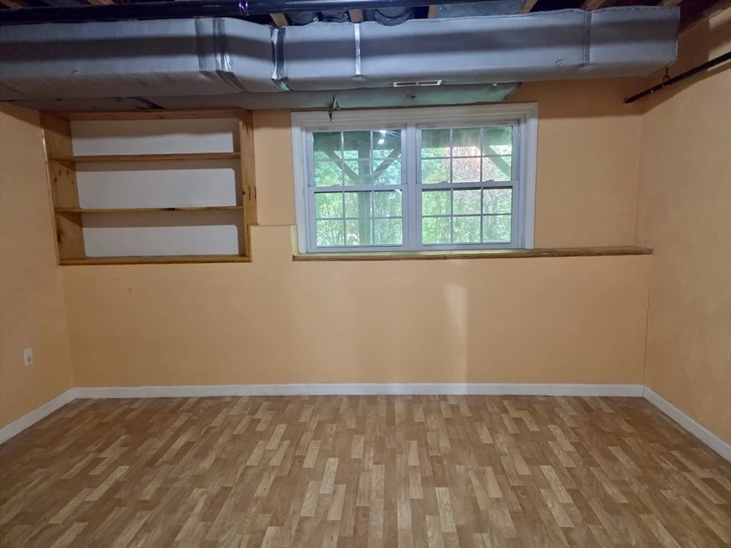 100 Nutting Rd, Westford