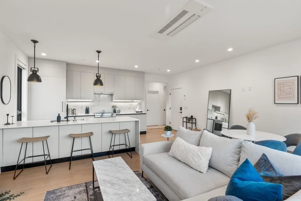 75 W Broadway, South Boston