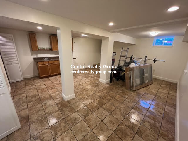 769 Watertown St, Nonantum