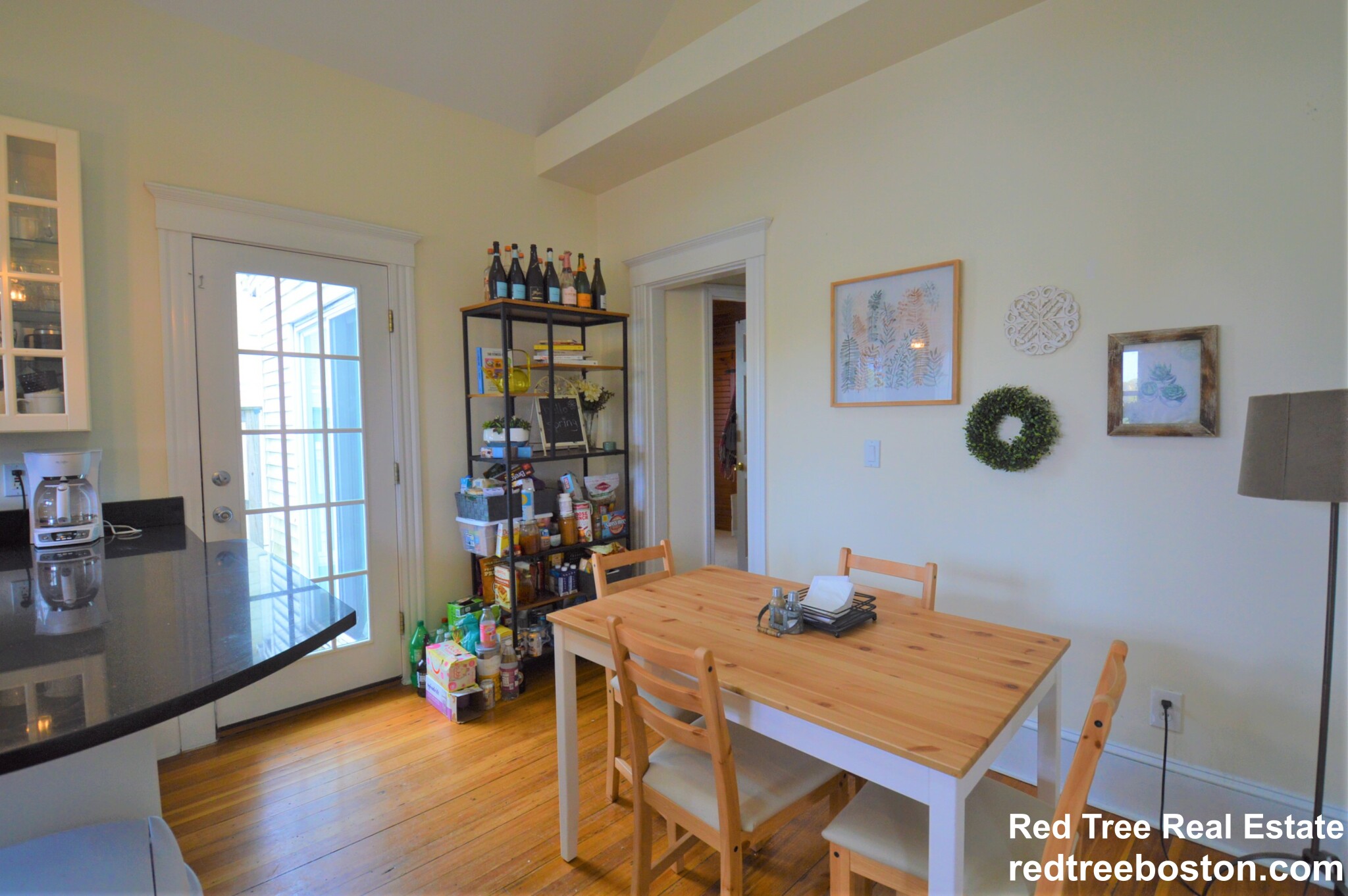 14 Breck Ave, Oak Square