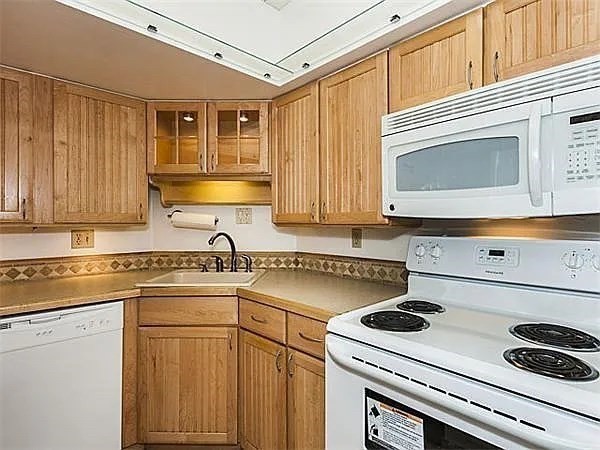 125 Pleasant St, North Brookline