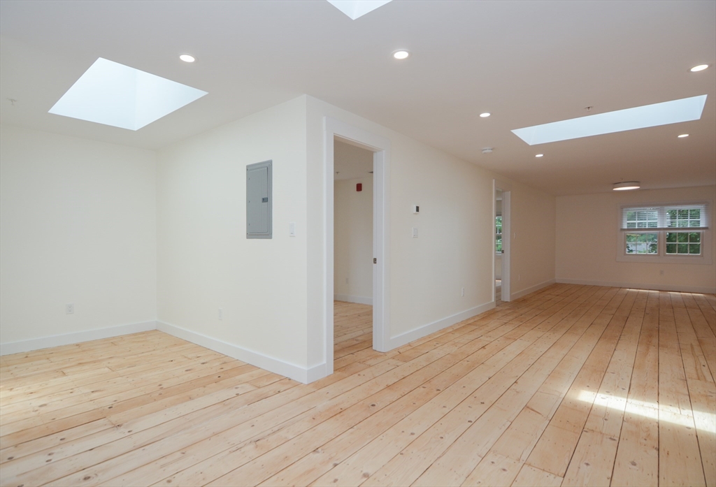 9 State St, Marblehead