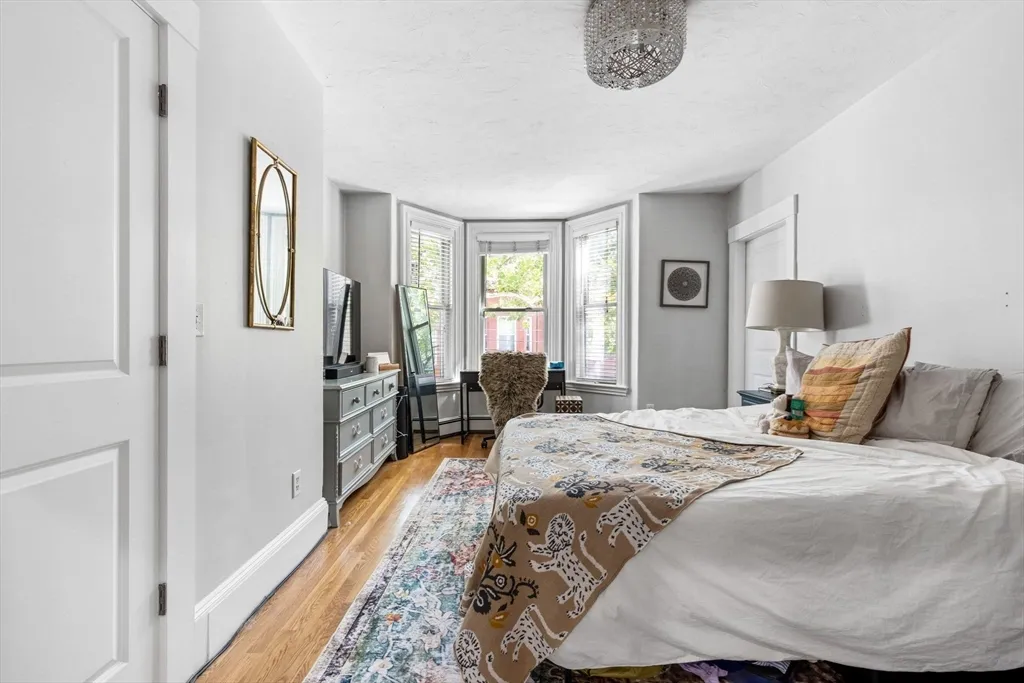 73 G St, South Boston