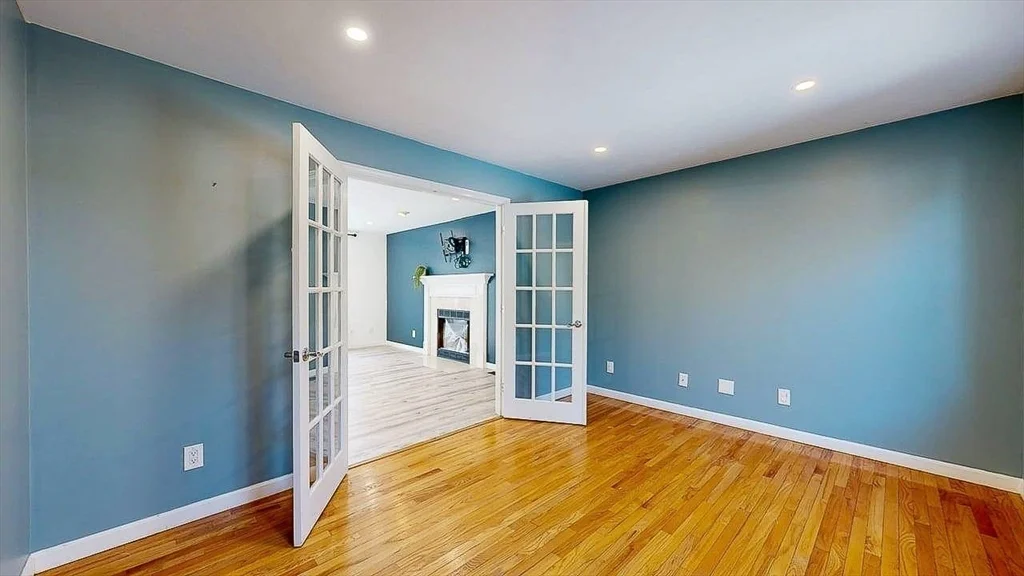 12 Coldbrook Rd, Millbury