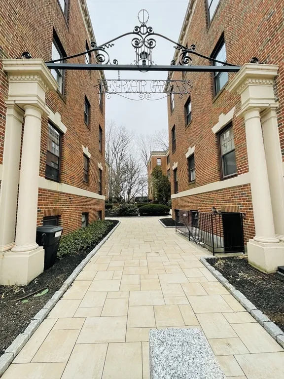 1988 Commonwealth Ave, Brighton