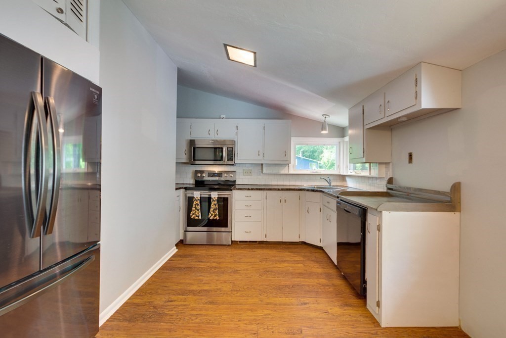 54 Blackmer Rd, Sudbury