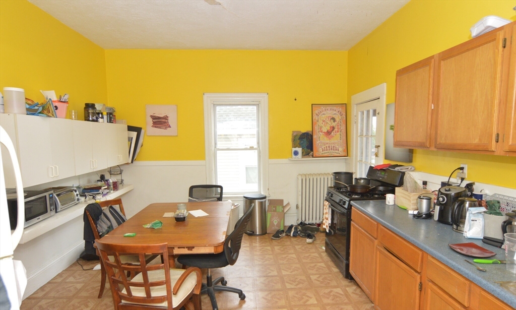 32 Linden St, Allston