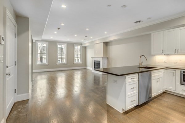 205 W 8th St, South Boston