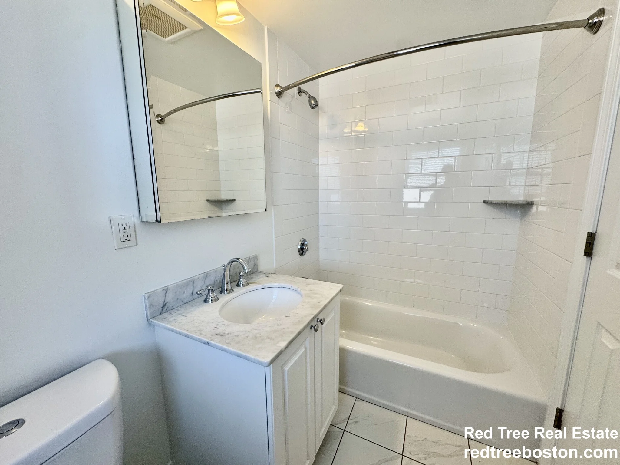 146 Independence Dr, Chestnut Hill