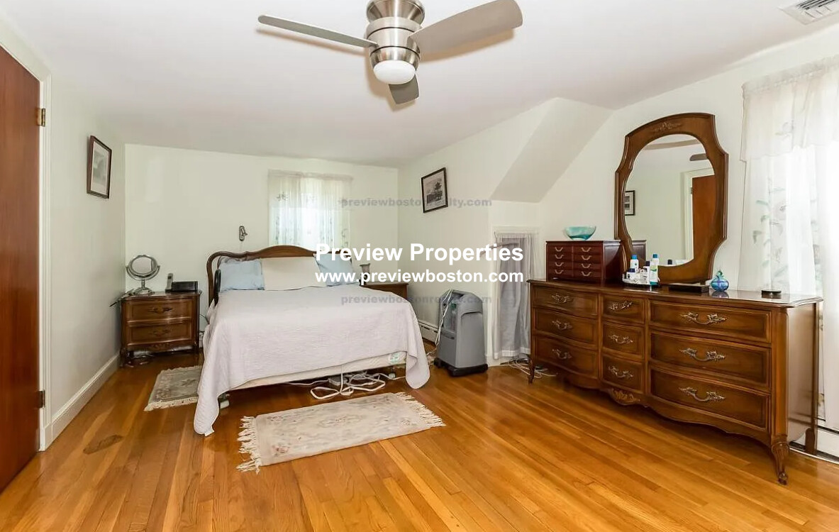 24 Bellamy St, Brighton