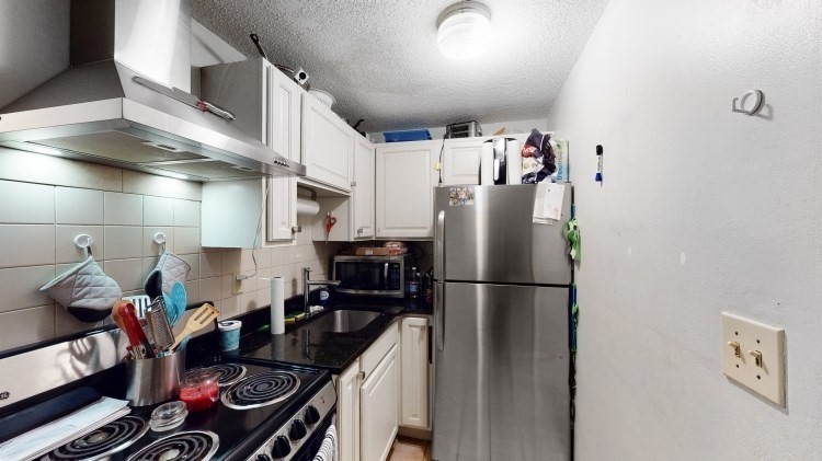 14 Murdock, Ball Square