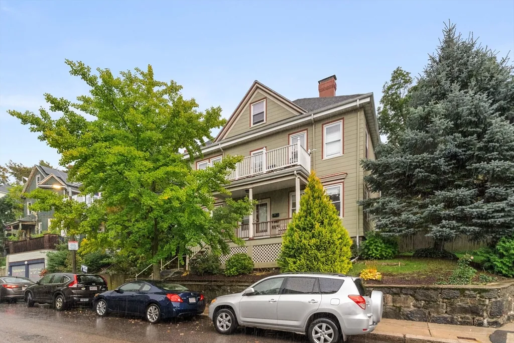 21 Wenham St, Jamaica Plain