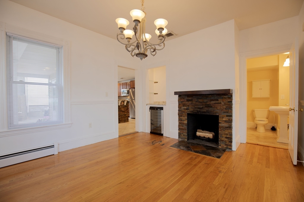 115 Taylor St, Waltham