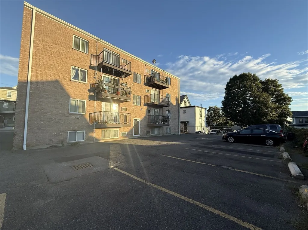 22 Irving St, Everett