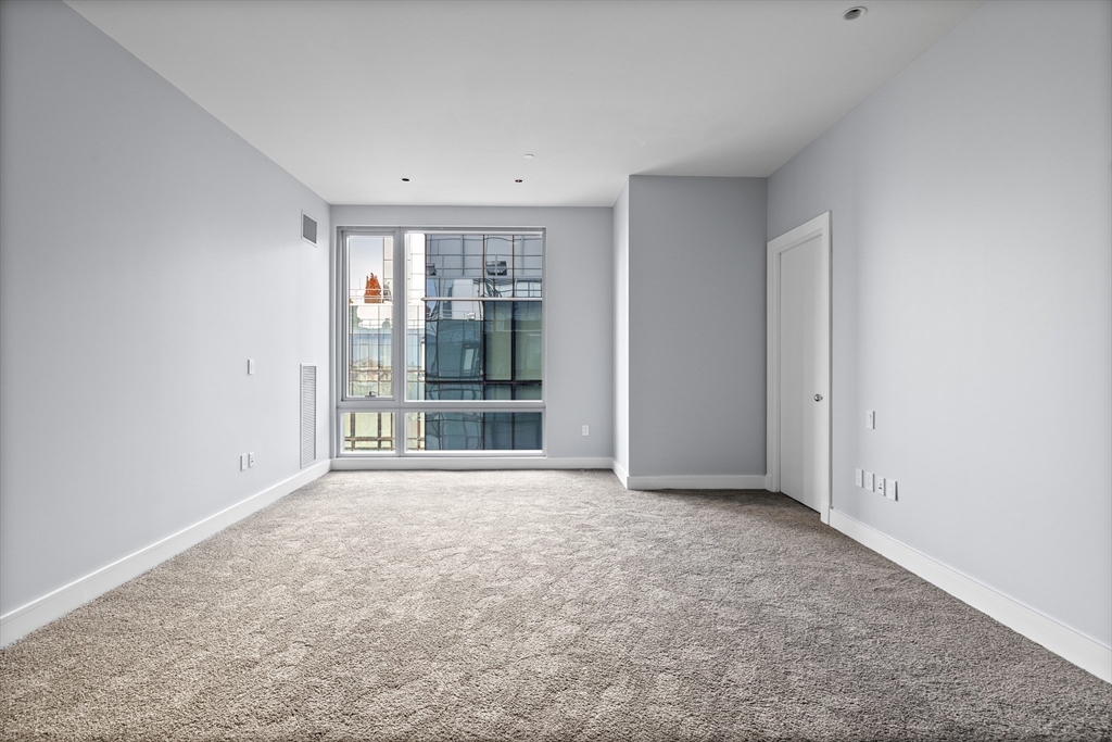 500 Atlantic Ave, Waterfront